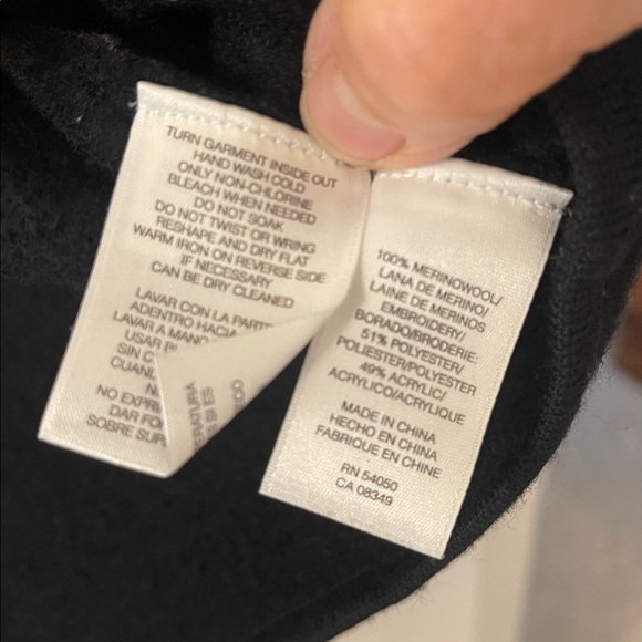 Jones New York Collection/Black Merino Wool Cape Style Sweater/Embroidery Front - Picture 7 of 8